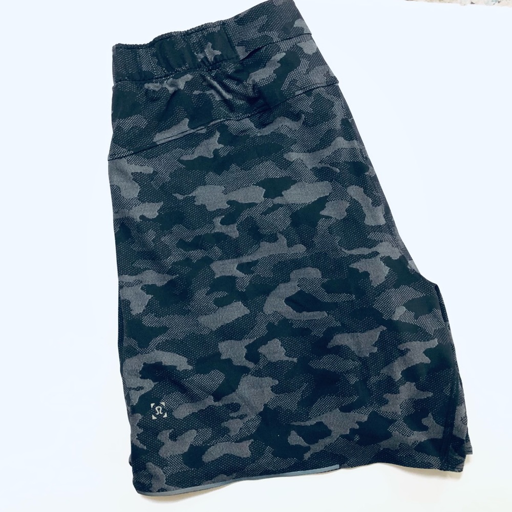 Lululemon Surge Short Liner Variegated Mesh Camo Black 6” Run Men’s Shorts - Picture 6 of 12